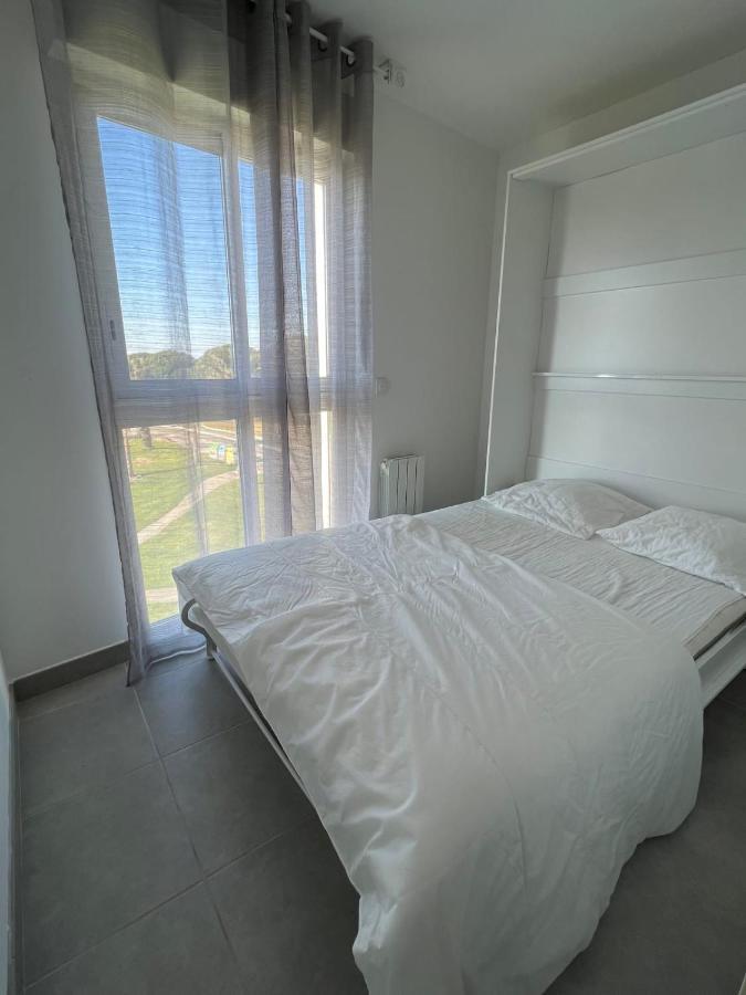Appartement Les Pieds dans le Sable à Le Grau-du-Roi Extérieur photo