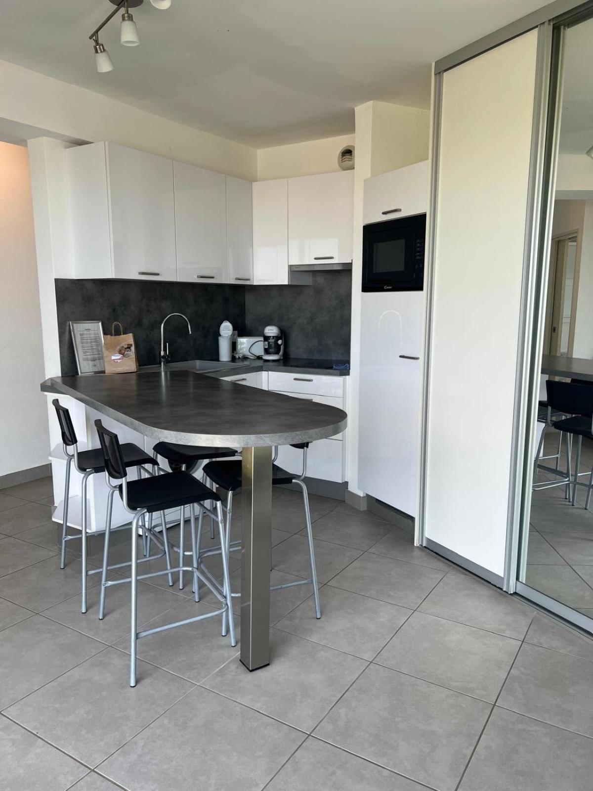 Appartement Les Pieds dans le Sable à Le Grau-du-Roi Extérieur photo